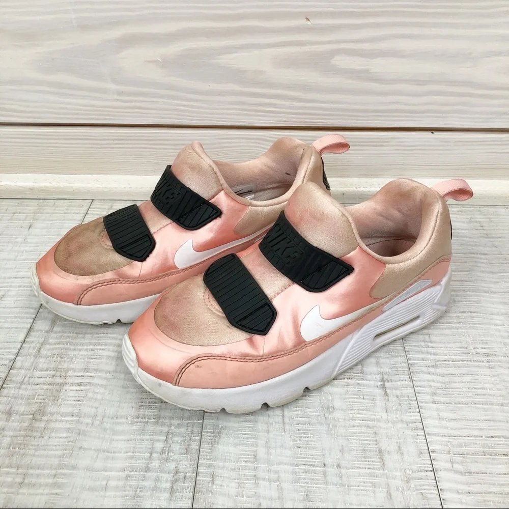 Nike Air Max Sneaker Tiny 90 Vday Girl Shoes Size 1Y